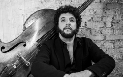 Le célèbre bassiste de jazz Omer Avital, dont la composition « North African Sounds » sera interprétée par l'Orchestre israélieo-andalou Ashdod en août 2025 (Autorisation)